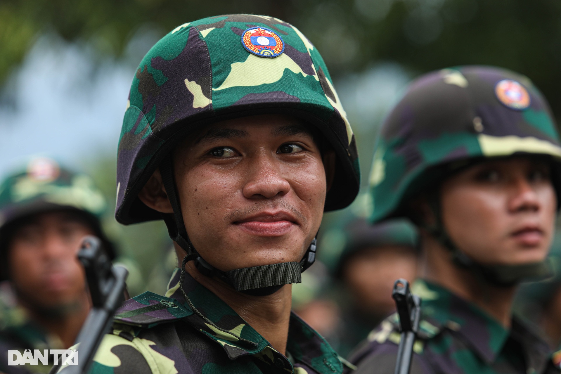Quân đội Lào và Campuchia tích cực tập luyện cho lễ diễu binh tại Việt Nam - 13 Quân đội Lào và Campuchia tích cực tập luyện cho lễ diễu binh tại Việt Nam - 13