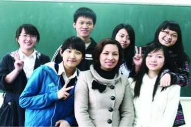 Chở tình yêu văn chương bằng truyền thống gia đạo