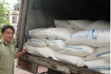 Quản lý thị trường bắt giữ 9 tấn đường nghi "nhập lậu"