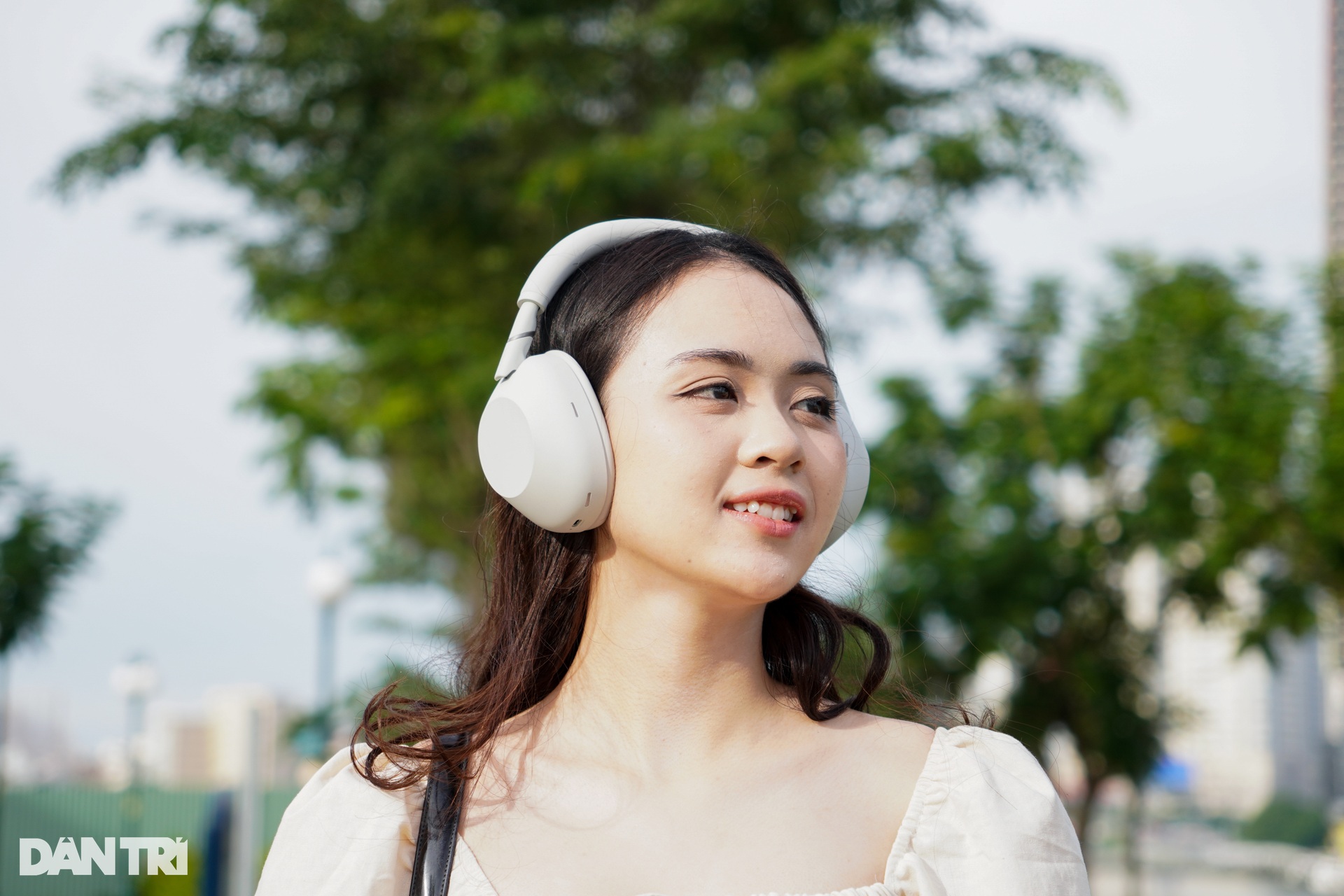 Trải nghiệm Sony WH-1000XM6: Đối thủ của Apple AirPods Max - 28