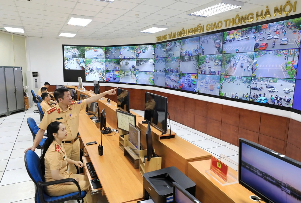 CSGT Hà Nội lý giải tình trạng đèn giao thông nhấp nháy bất thường - 2