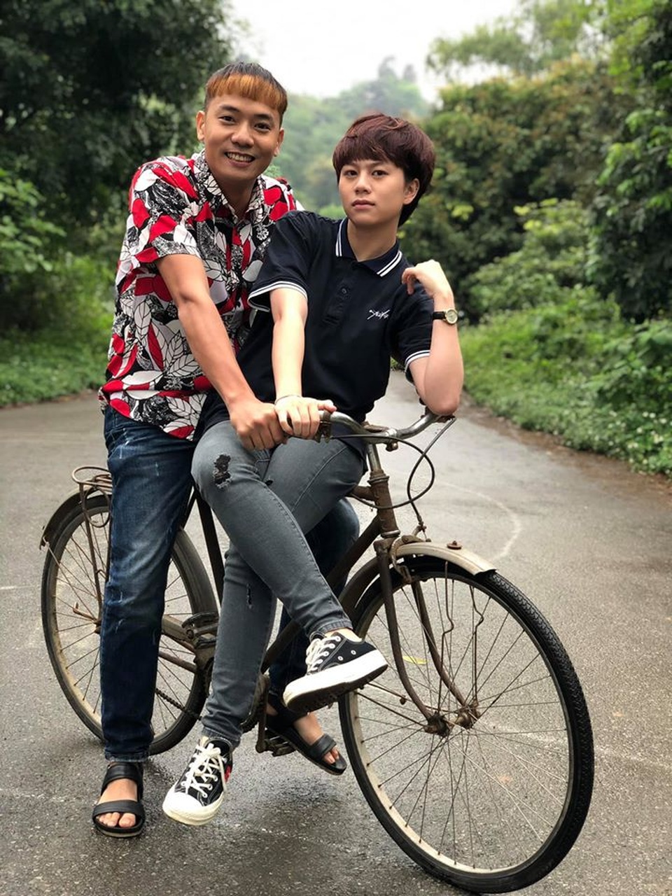 Bảo Hân: “Chưa bao giờ đi đóng phim mà chúng tôi bị xua đuổi nhiều như thế” - 4 Bảo Hân: “Chưa bao giờ đi đóng phim mà chúng tôi bị xua đuổi nhiều như thế” - 4