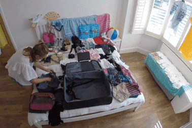 Xếp 200 món đồ cho gia đình 4 người vào một vali mà không quá cân