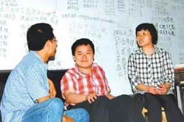 Cuộc đời thần đồng bị hủy hoại vì mẹ quá nuông chiều