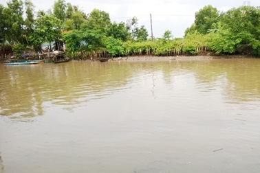 Ông bán vé số bất ngờ nhảy sông tự vẫn