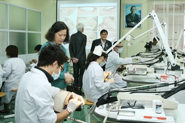 ĐH Quốc gia Hà Nội mở phòng thí nghiệm tiền lâm sang nha khoa