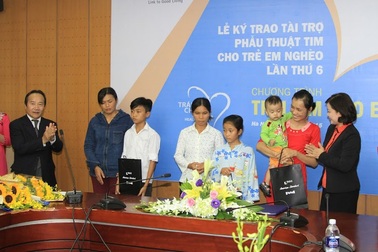 Một ca phẫu thuật tim trẻ em hết 35 – 60 triệu đồng