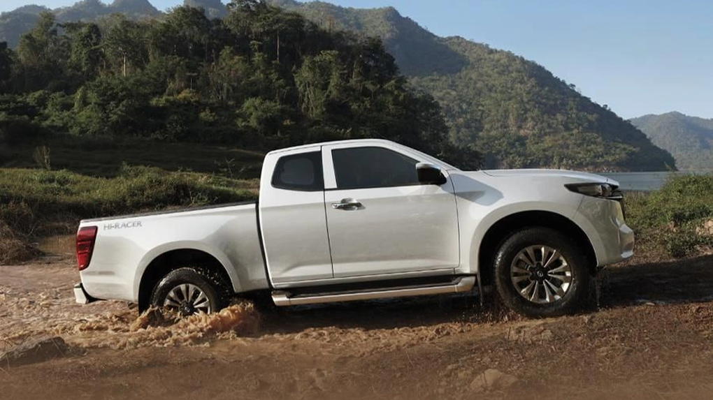 Mazda BT-50 2024 ra mắt, có thêm bản động cơ diesel 3.0L 2WD - 5 Mazda BT-50 2024 ra mắt, có thêm bản động cơ diesel 3.0L 2WD - 5