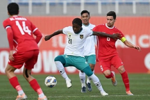 Đánh bại Kyrgyzstan, Olympic Indonesia đặt một chân vào vòng 1/8