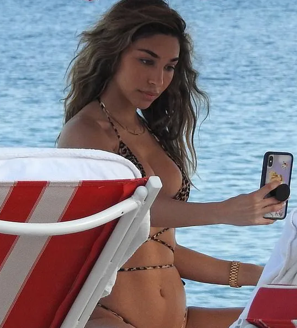 Tình cũ Justin Bieber bốc lửa trên biển - 1 Tình cũ Justin Bieber bốc lửa trên biển - 1