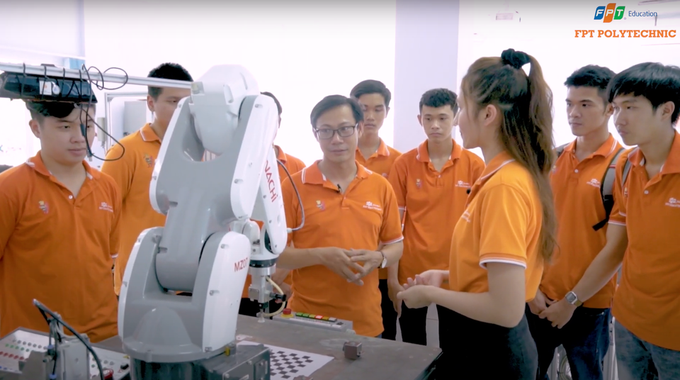 Đón đầu xu thế, giới trẻ theo đuổi ngành Công nghệ kỹ thuật điều khiển và tự động hóa - 2 Đón đầu xu thế, giới trẻ theo đuổi ngành Công nghệ kỹ thuật điều khiển và tự động hóa - 2