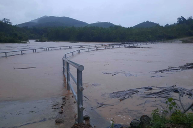Nhiều nơi ở Quảng Ninh bị nước lũ "nhấn chìm" sau cơn bão số 3