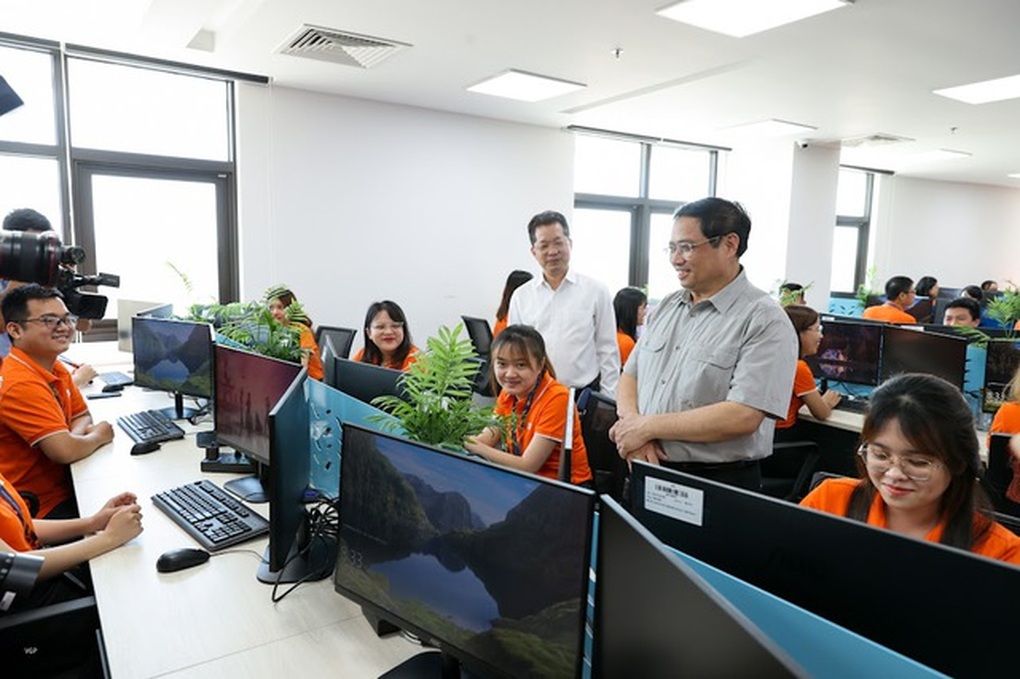 Thủ tướng khảo sát một số nhà máy, dự án công nghệ cao tại Đà Nẵng - 3 Thủ tướng khảo sát một số nhà máy, dự án công nghệ cao tại Đà Nẵng - 3