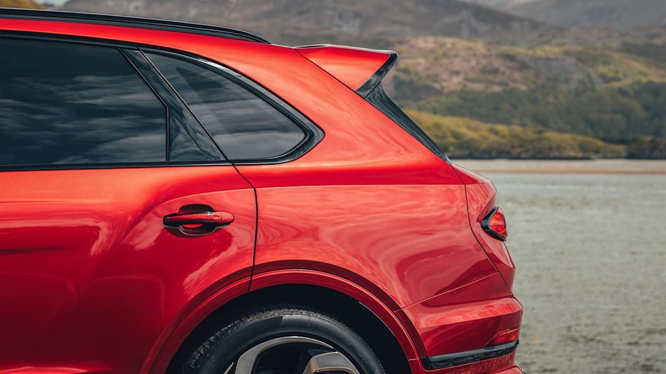 Bentley giới thiệu Bentayga S làm chân chạy cho nhà giàu - 11 Bentley giới thiệu Bentayga S làm chân chạy cho nhà giàu - 11