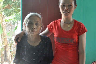 Câu chuyện “Mẹ già nhốt con vào lồng sắt” lại bị thêu dệt trên mạng xã hội