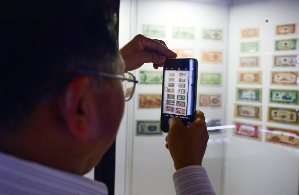 Tiền giấy Việt Nam qua các thời kỳ.jpg