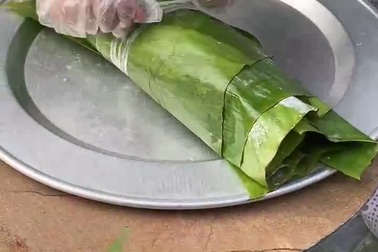 Độc lạ món giò Thái Bình làm từ lòng lợn luộc cho mâm cơm ngày Tết