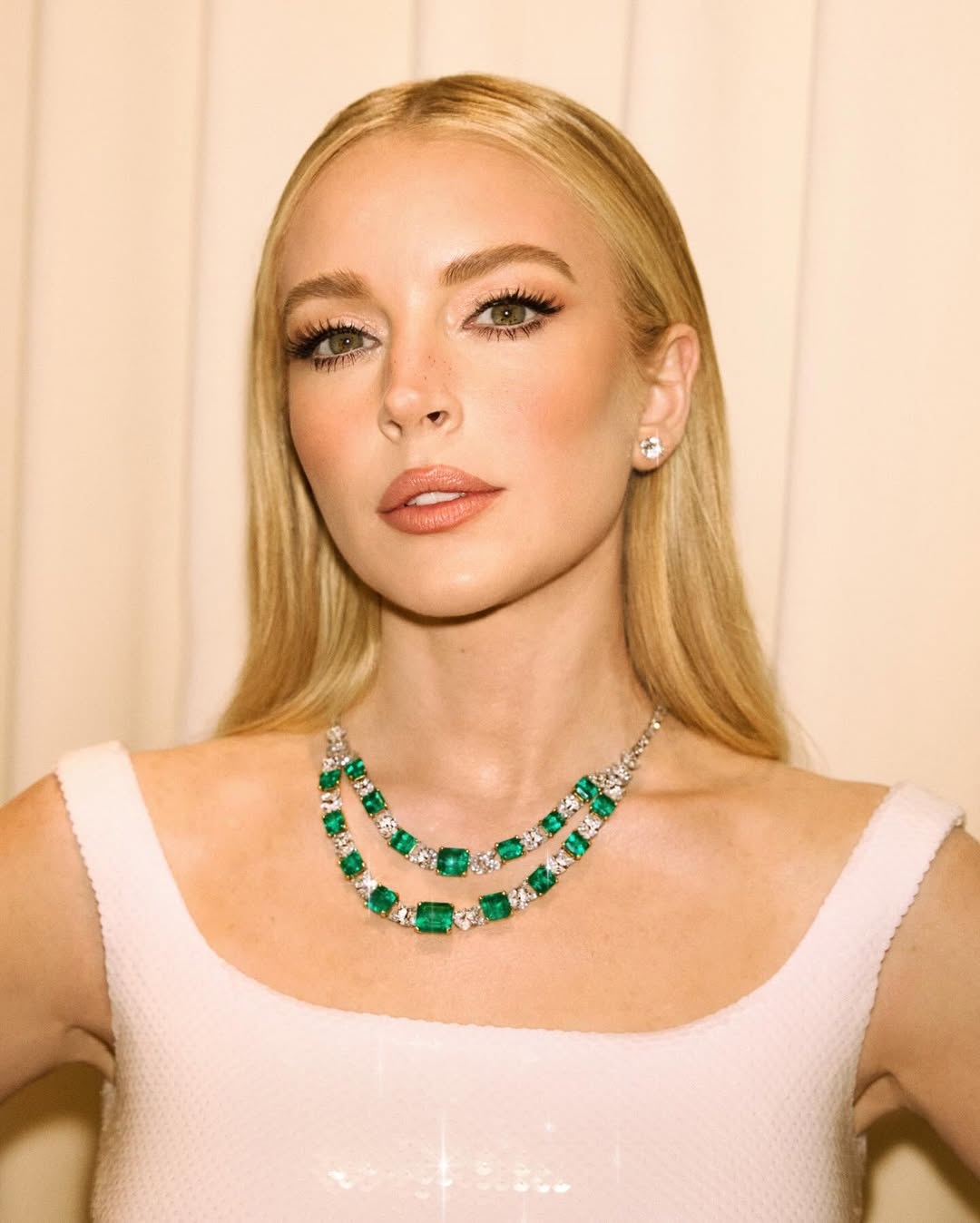 Cô gái lắm chiêu Lindsay Lohan đẹp rực rỡ ở tuổi 38, hào quang trở lại - 12
