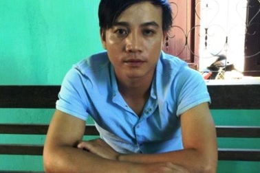 Thầy giáo cướp túi xách rồi tống tiền