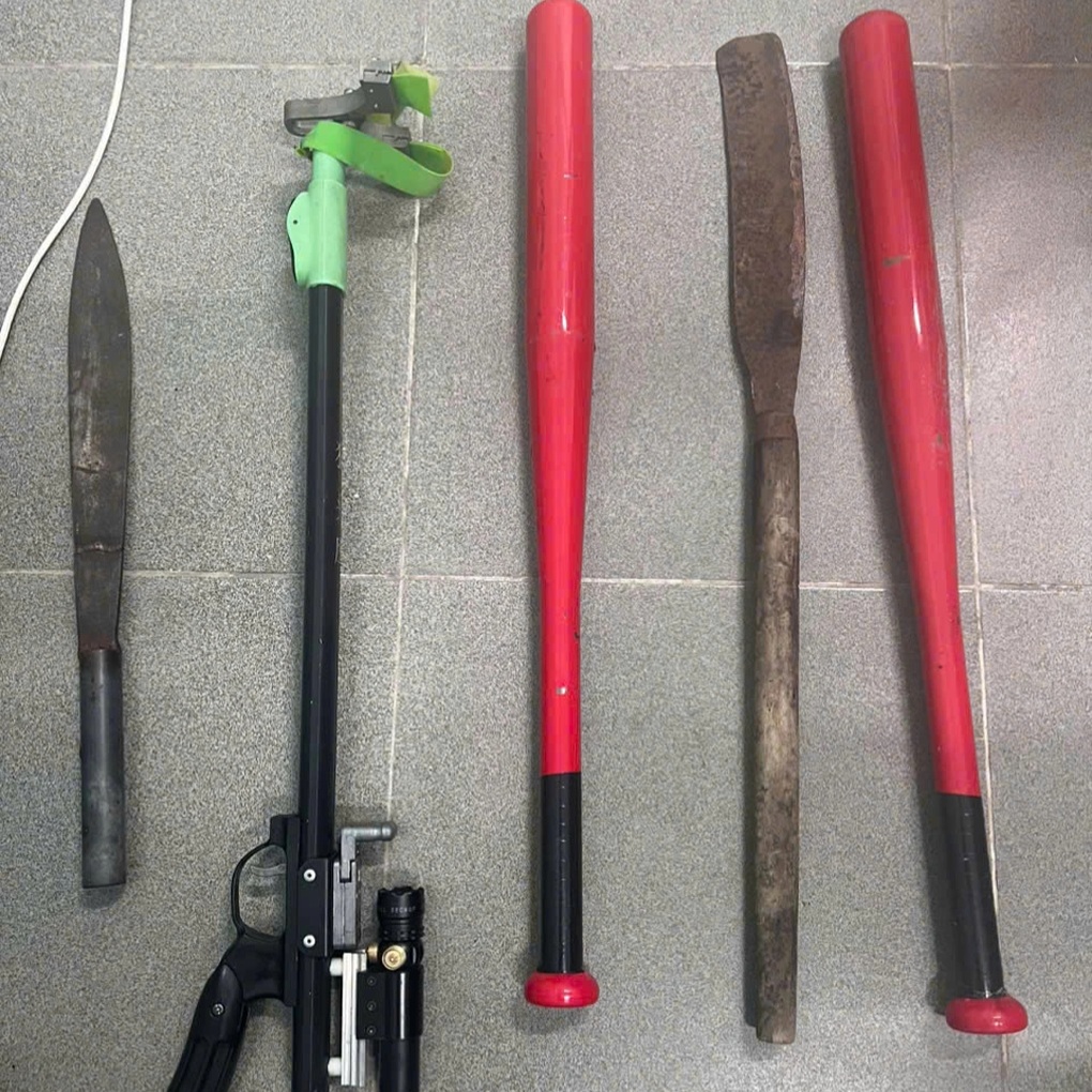 Truy bắt nhóm thanh, thiếu niên chuẩn bị hung khí đi đánh nhau - 2 Truy bắt nhóm thanh, thiếu niên chuẩn bị hung khí đi đánh nhau - 2