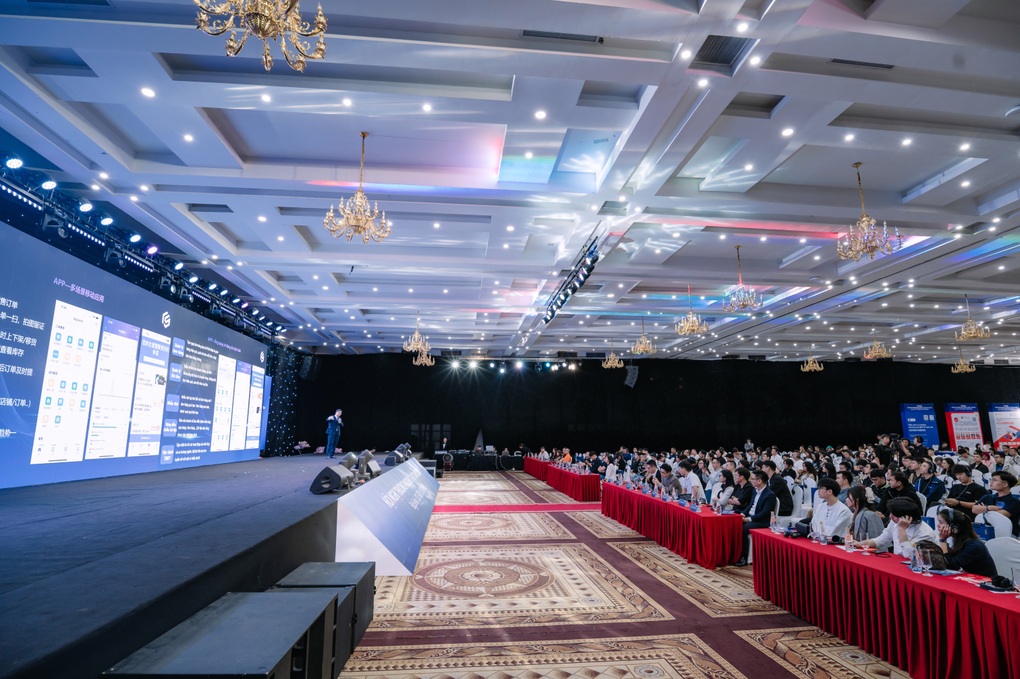 Hội nghị thương mại điện tử Bigseller Việt Nam 2025: Kết nối nguồn lực - Tăng trưởng bền vững - 2 Hội nghị thương mại điện tử Bigseller Việt Nam 2025: Kết nối nguồn lực - Tăng trưởng bền vững - 2