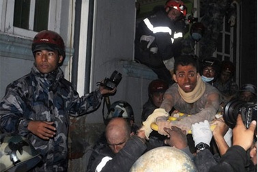 Những người sống sót thần kỳ trong thảm họa động đất