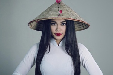 Ngắm bộ ảnh Xuân độc, lạ của Hoa khôi Nội vụ