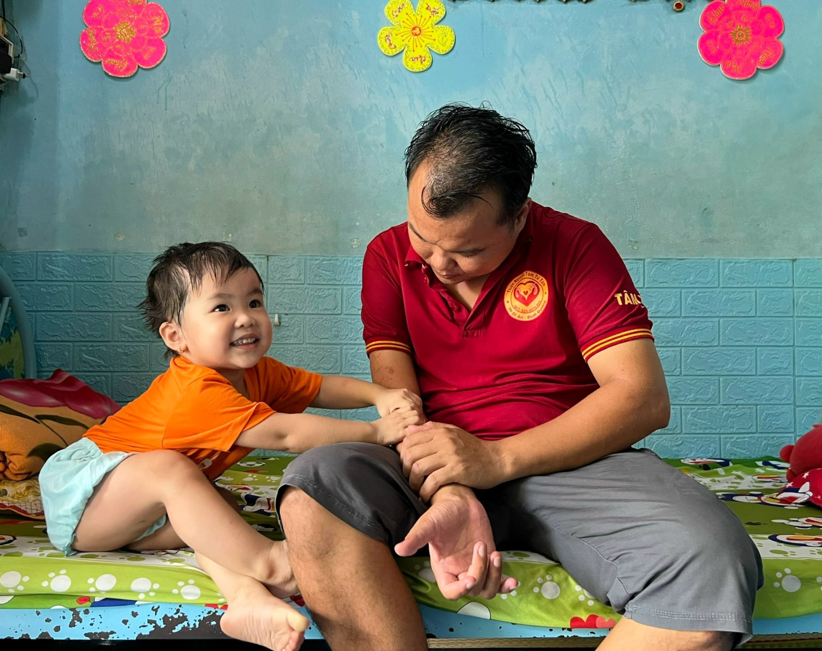 Hiệp sĩ đường phố liệt tay sau tai nạn, máu nghĩa hiệp không ngừng sôi! - 7 Hiệp sĩ đường phố liệt tay sau tai nạn, máu nghĩa hiệp không ngừng sôi! - 7