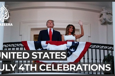 Tổng thống Trump và phu nhân dự sự kiện mừng quốc khánh Mỹ