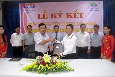 Ngân hàng Việt Nga cấp tín dụng 70 tỷ đồng cho May Hà Phong 