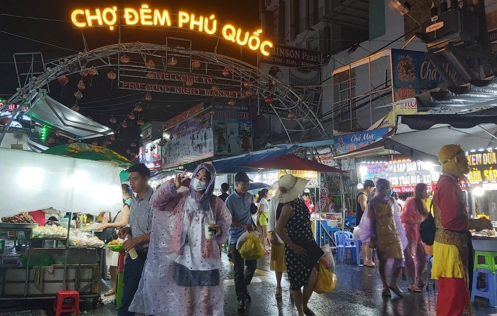 Hơn 40.000 người đang mắc kẹt tại đảo Phú Quốc - 1 Hơn 40.000 người đang mắc kẹt tại đảo Phú Quốc - 1