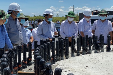 Dự án điện gió gặp khó khi vận chuyển thiết bị "khủng"