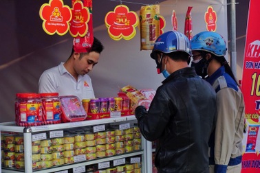 Ấm lòng "Phiên chợ nghĩa tình" chăm lo đời sống công nhân Đà Nẵng