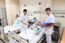 Đỡ đẻ cho lợn, nam bệnh nhân mất toàn bộ da dương vật và một tinh hoàn