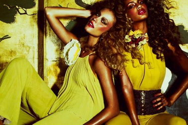  Barbara và Tsanna khoe da nâu quyến rũ