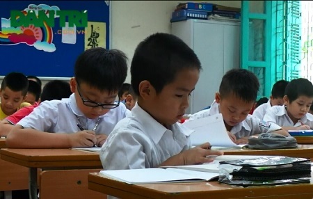 Không cho điểm học sinh lớp 1: Ý kiến của Thứ trưởng Bộ GD-ĐT