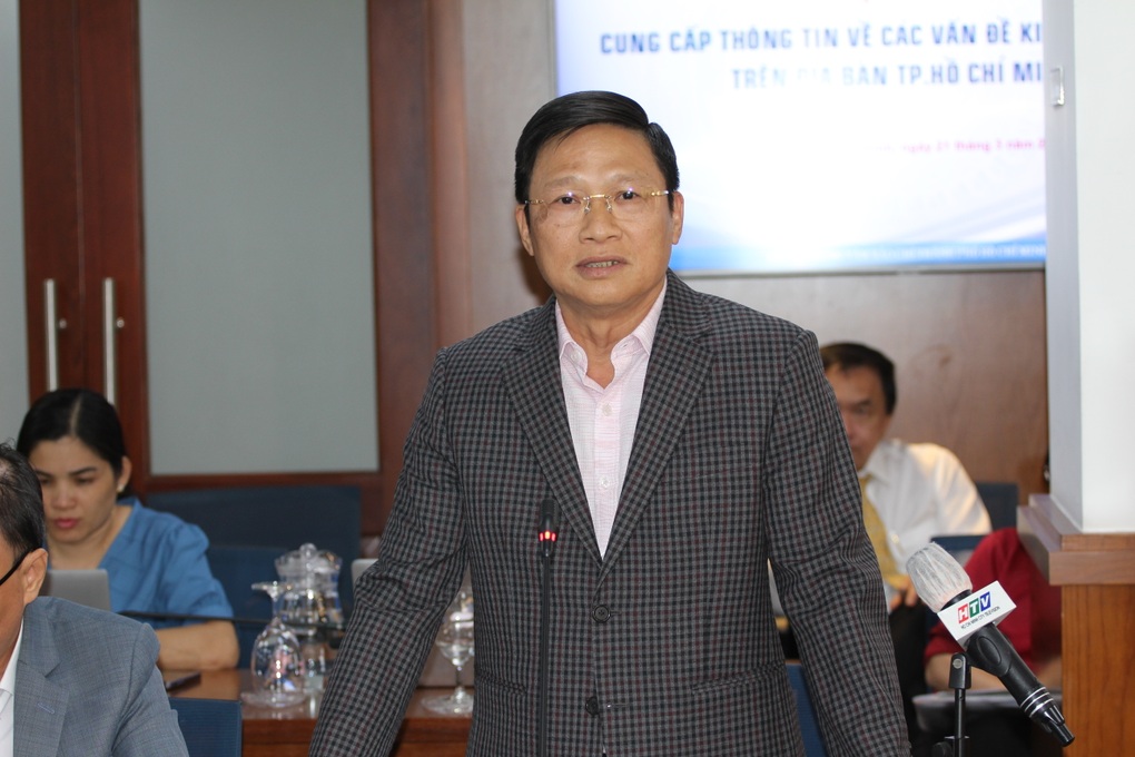 Vụ nợ thẻ tín dụng Eximbank: Khách không phải trả đủ 8,8 tỷ đồng - 2