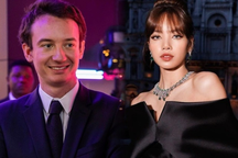 Thêm chứng cứ hẹn hò của Lisa và bạn trai con nhà tỷ phú tại Mỹ