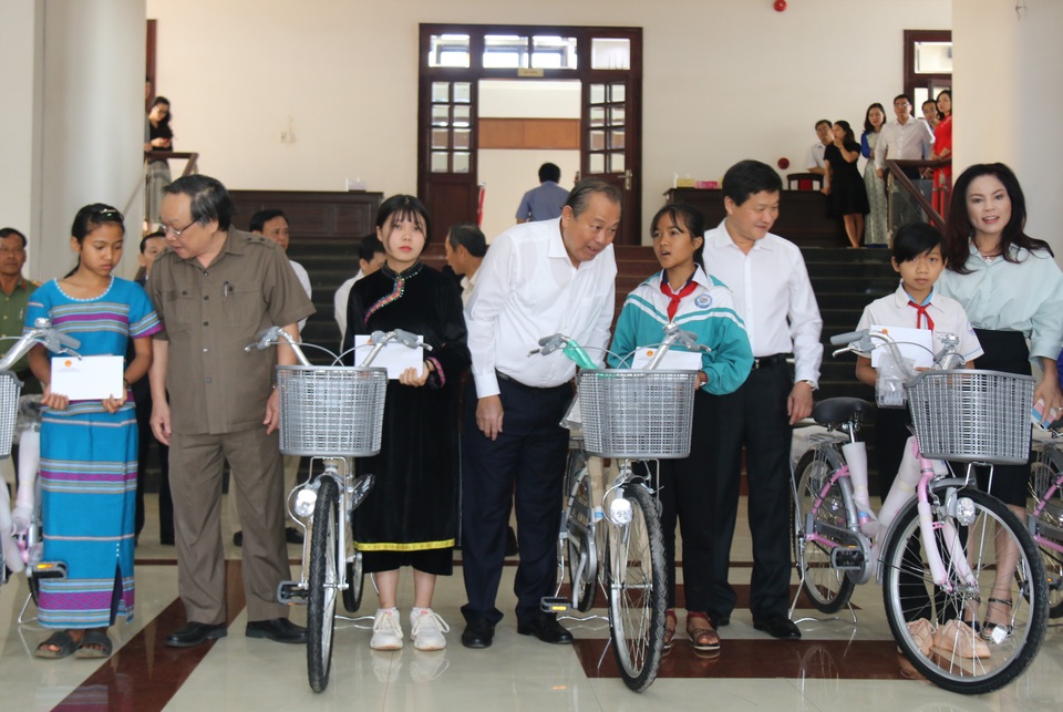 Đắk Nông cần được quan tâm đầu tư về hạ tầng để phát triển đột phá - 2 Đắk Nông cần được quan tâm đầu tư về hạ tầng để phát triển đột phá - 2