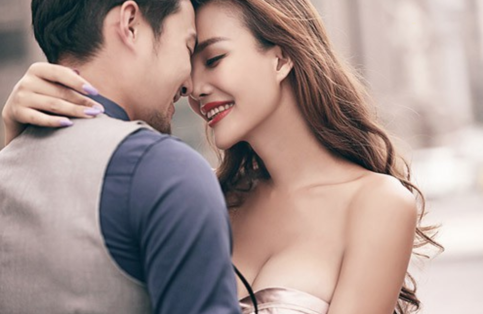 Trai bao và nỗi ân hận muộn màng chát đắng sau cuộc tình với bà chủ cô đơn - 1 Trai bao và nỗi ân hận muộn màng chát đắng sau cuộc tình với bà chủ cô đơn - 1