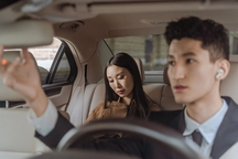 Tài xế xe công nghệ bức xúc vì phải xem cảnh đỏ mặt, bị khách gạ tình