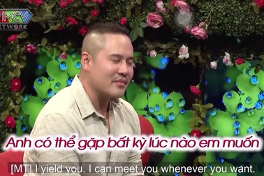 Chàng trai tặng hộp quà rỗng cho bạn gái lần đầu hẹn hò