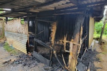 Anh trai đốt nhà em gái, dùng súng bắn em rể