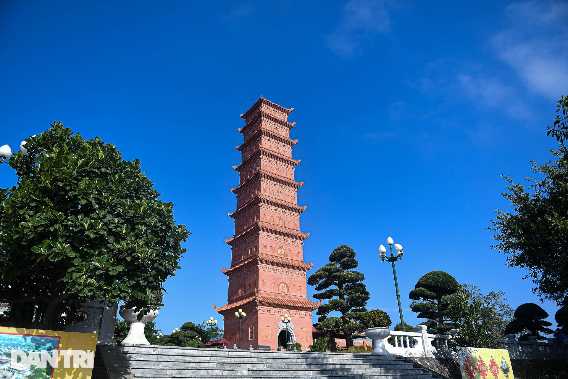 The first famous landmark tower with 9 floors in Hai Phong - 2