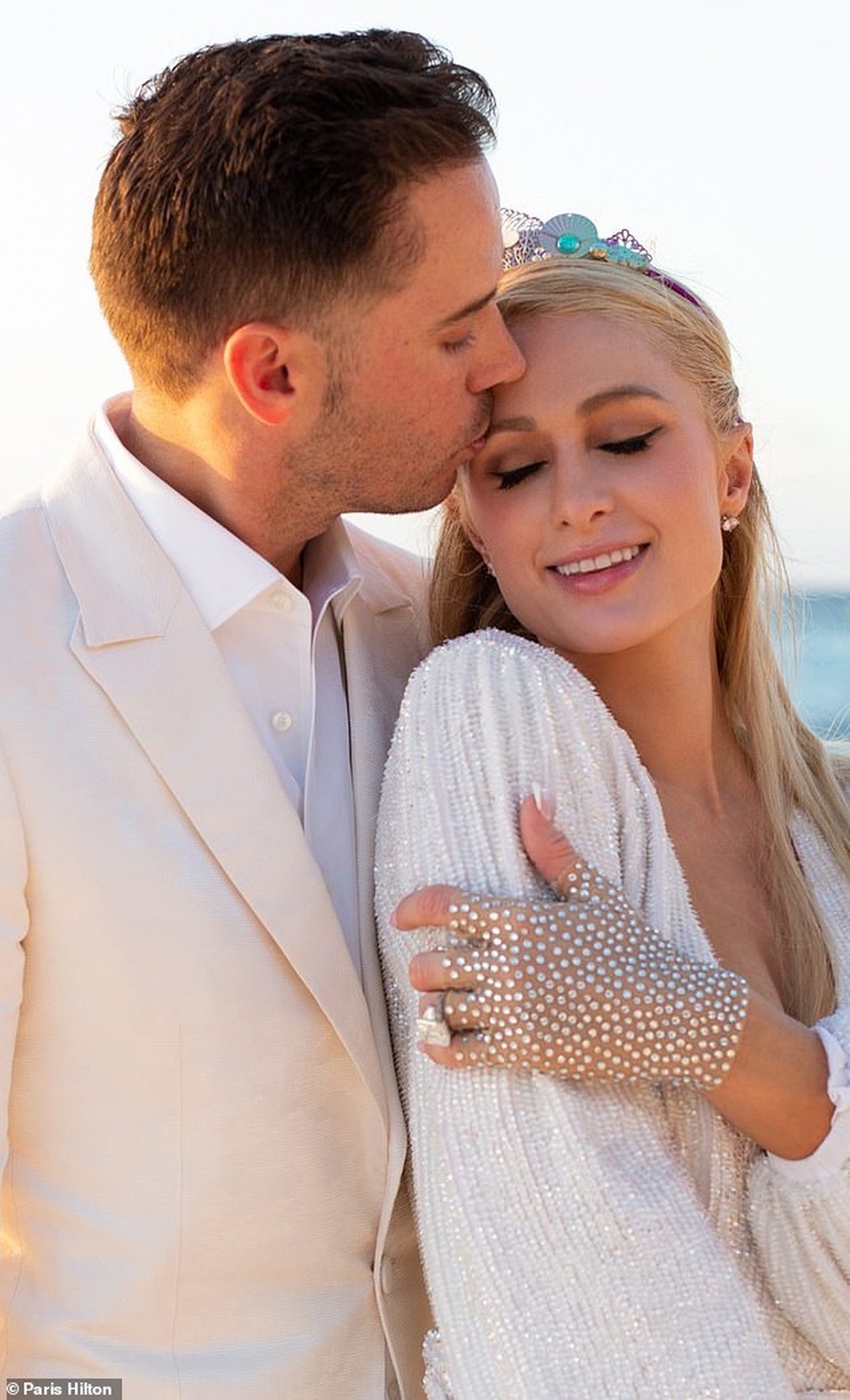 Bạn trai cầu hôn Paris Hilton bằng nhẫn 2 triệu USD - 1 Bạn trai cầu hôn Paris Hilton bằng nhẫn 2 triệu USD - 1
