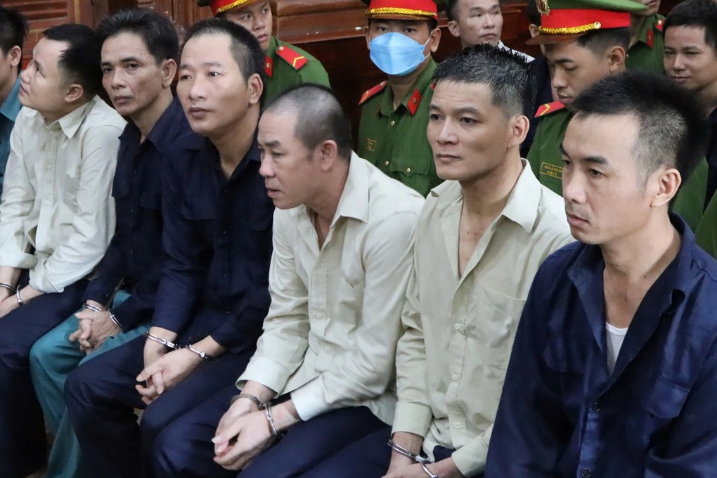Cựu cán bộ công an ra giá để chạy án cho cát tặc - 1 Cựu cán bộ công an ra giá để chạy án cho cát tặc - 1
