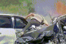 Nhóm người hùng cứu tài xế mắc kẹt trong ô tô bốc cháy trên cầu Phú Mỹ