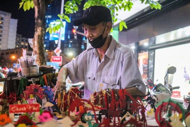 Cụ ông 70 tuổi "không tiền, không gia đình, không ước mơ"