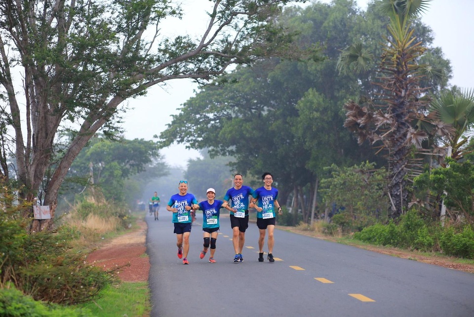 Cận cảnh đường chạy cực chất giải chạy BaDen Mountain Marathon - 1 Cận cảnh đường chạy cực chất giải chạy BaDen Mountain Marathon - 1
