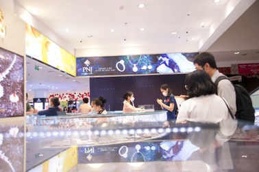 PNJ gây quỹ mở rộng siêu thị mini Tết 0 đồng